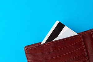 Der Brillenpass gehört, wie die Kreditkarte, ins Portemonnaie